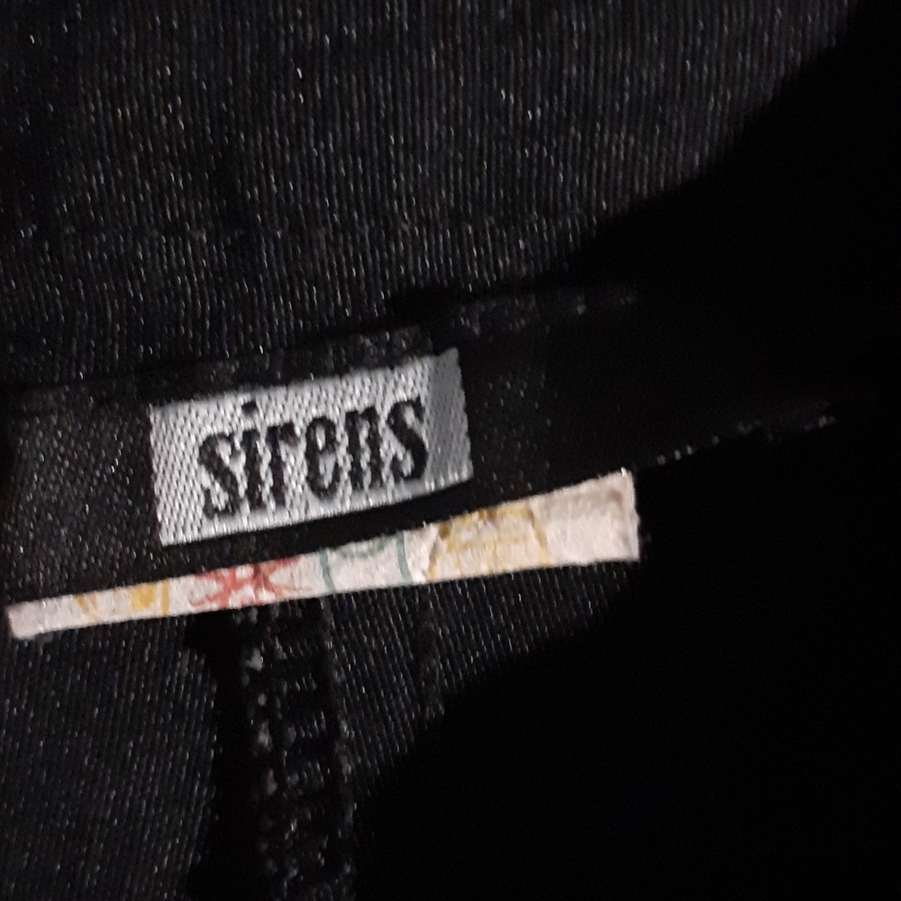 Short pants - Picture 2 of 2